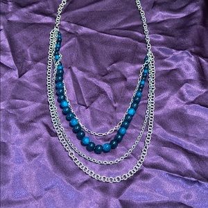 Bed and chain layer necklace